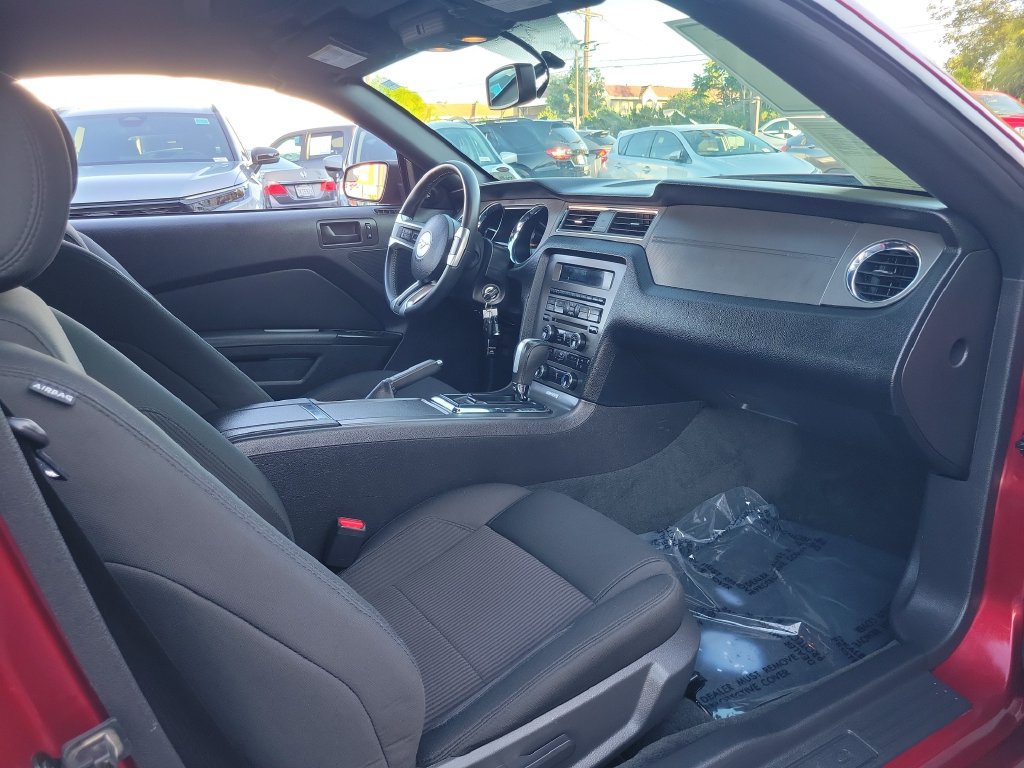 Used 2014 Ford Mustang Convertible w/ Equipment Group 102A RWD image 13