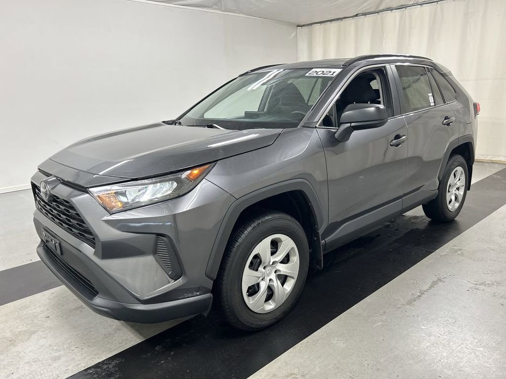 Used 2021 Toyota RAV4 LE AWD/4WD image 5