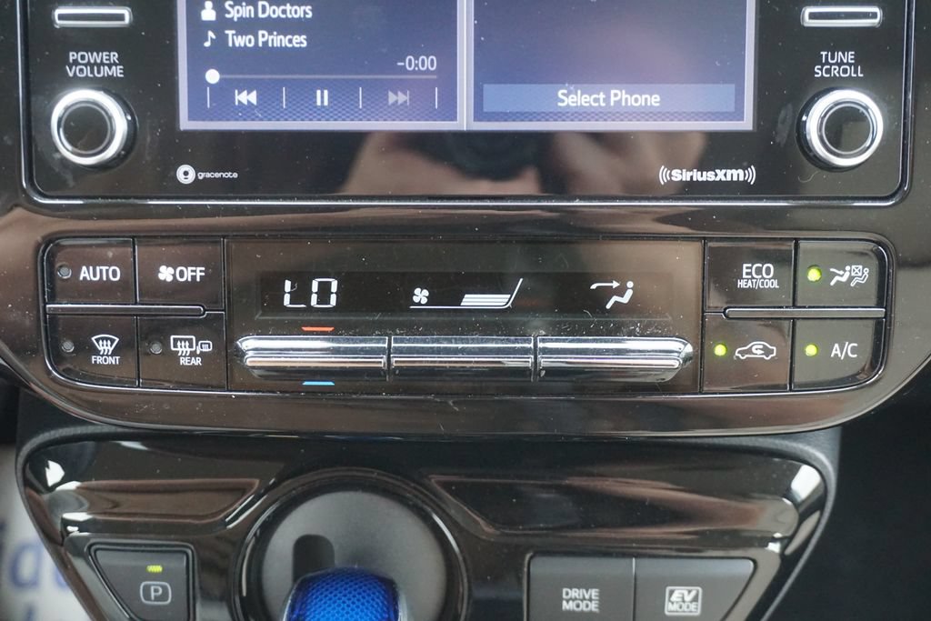 Certified 2021 Toyota Prius XLE AWD/4WD image 12