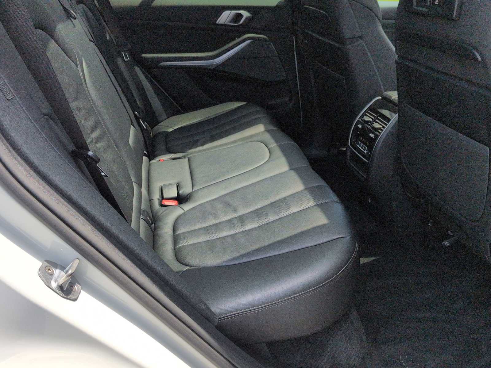 Used 2019 BMW X5 xDrive50i w/ Luxury Seating Package AWD/4WD image 21