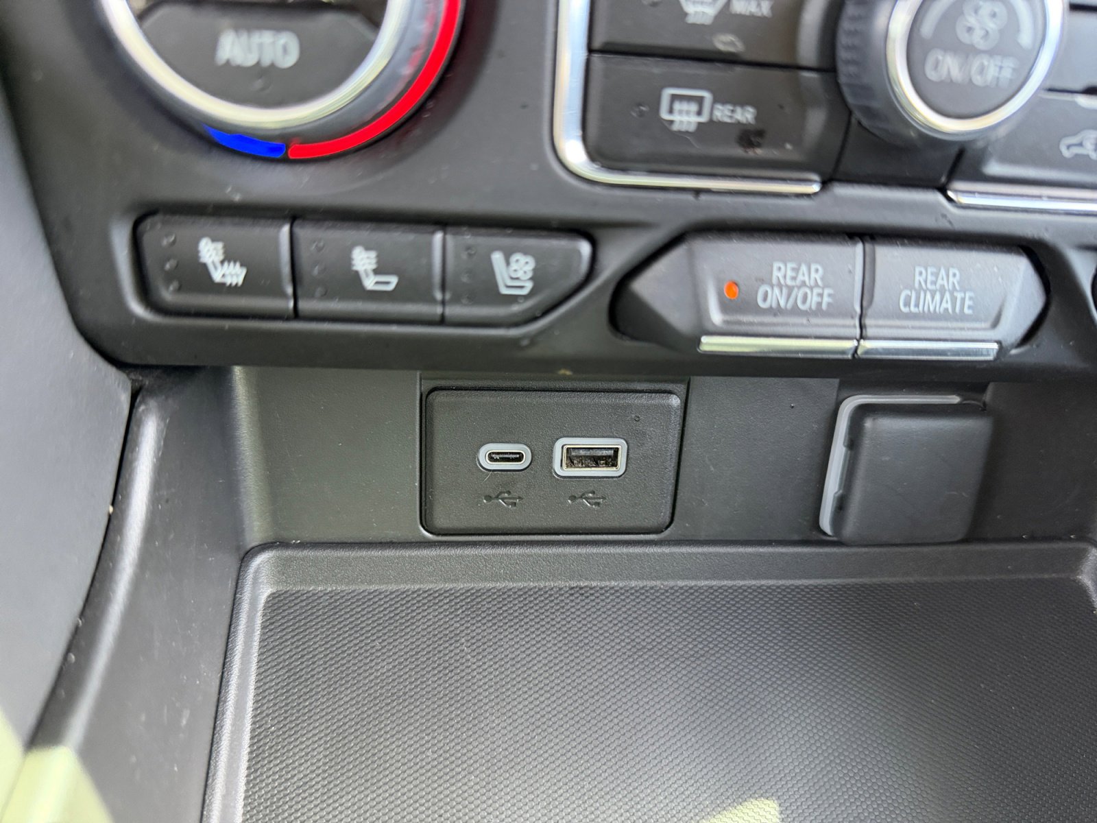 Used 2023 Chevrolet Tahoe Premier image 31