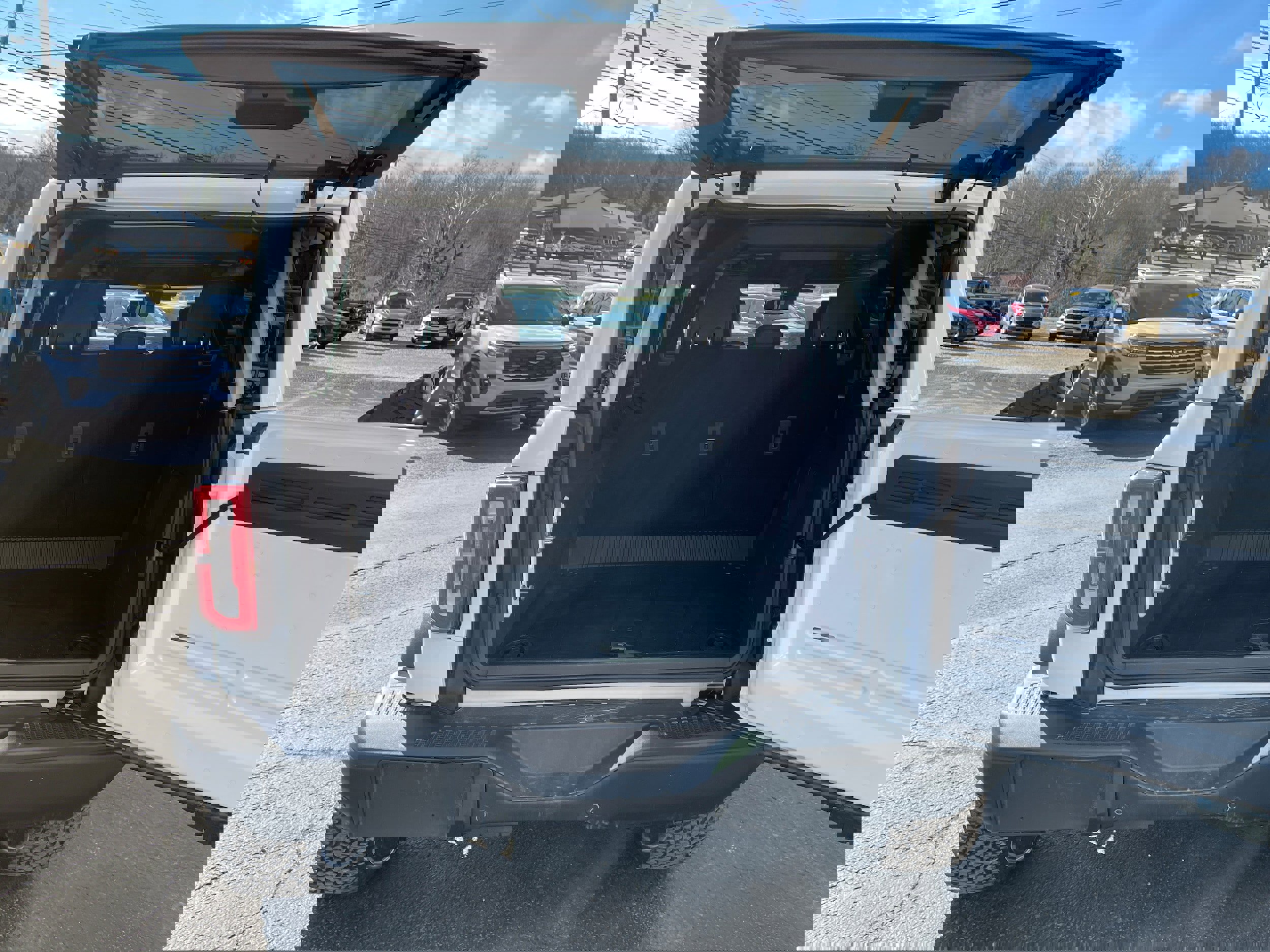 Used 2025 Ford Bronco Badlands image 9