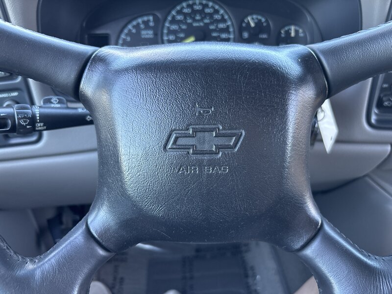 Used 2000 Chevrolet Silverado 2500 LS w/ Firm Ride Suspension Pkg AWD/4WD image 42