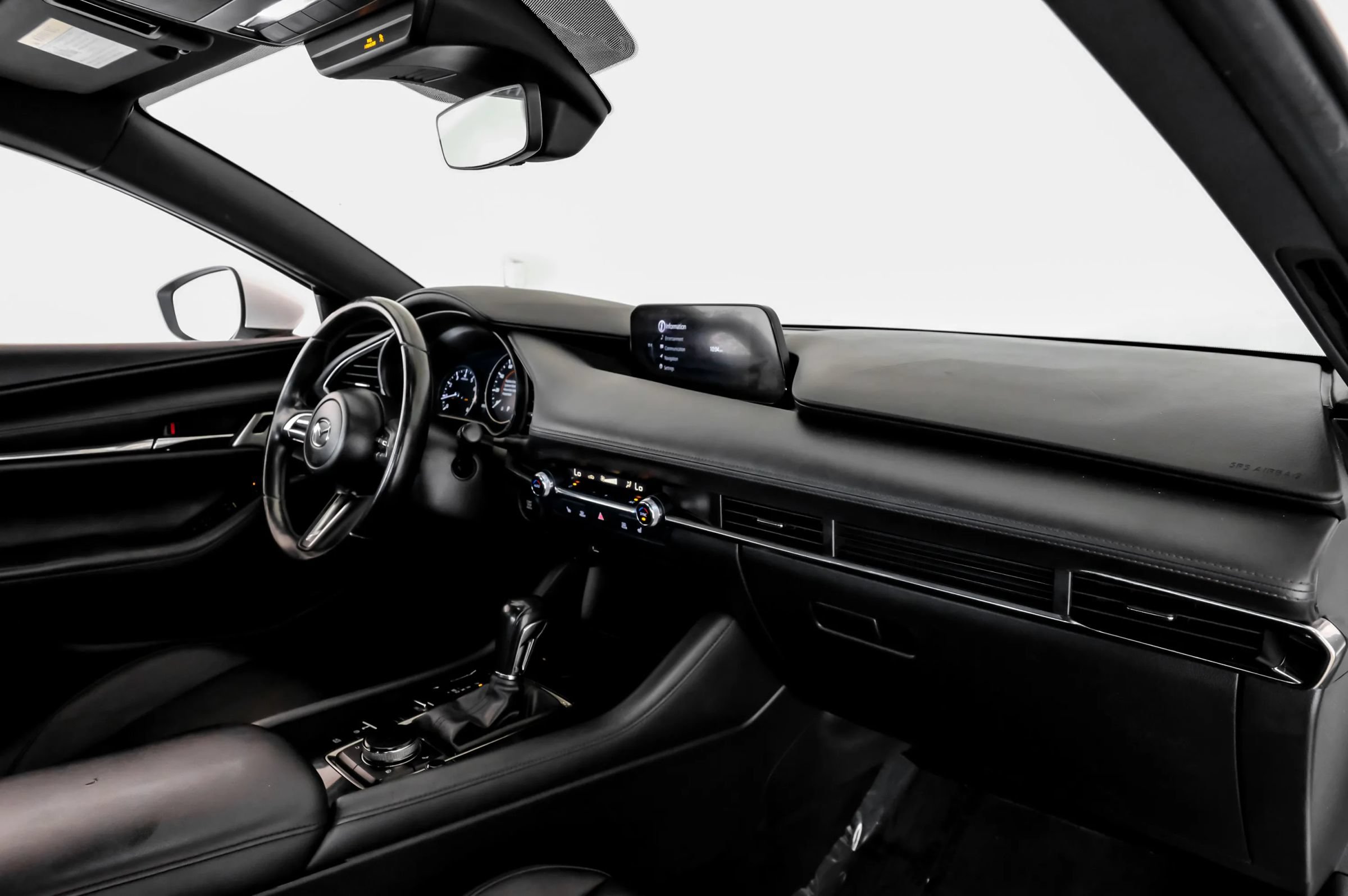 Used 2019 MAZDA MAZDA3 Hatchback w/ Preferred Package FWD image 11