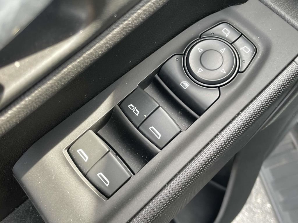 Used 2025 Chevrolet Silverado 1500 Custom image 30