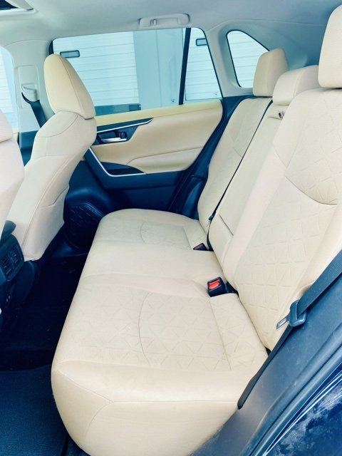 Used 2021 Toyota RAV4 XLE w/ Convenience Package image 11