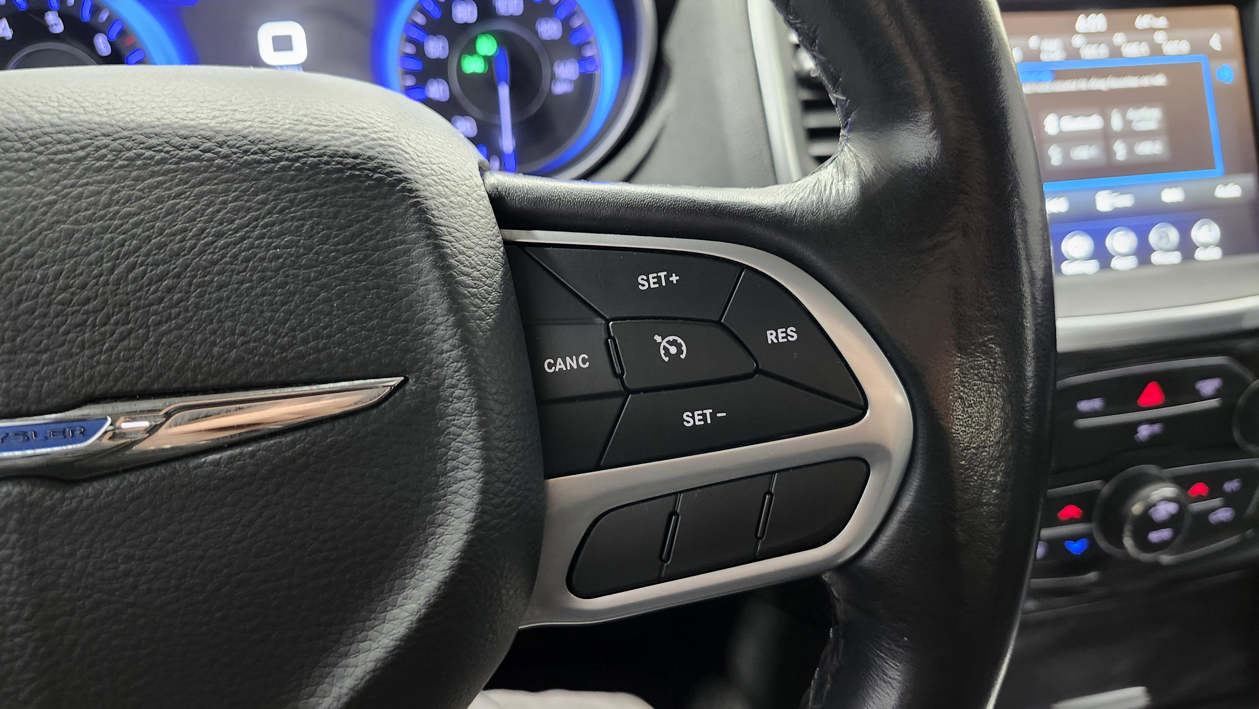 Used 2020 Chrysler 300 Touring w/ Driver Convenience Group image 32