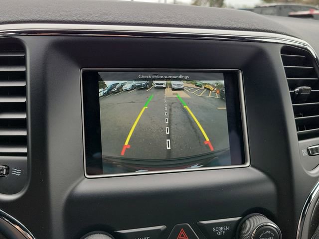 Used 2018 Jeep Grand Cherokee Laredo AWD/4WD image 31