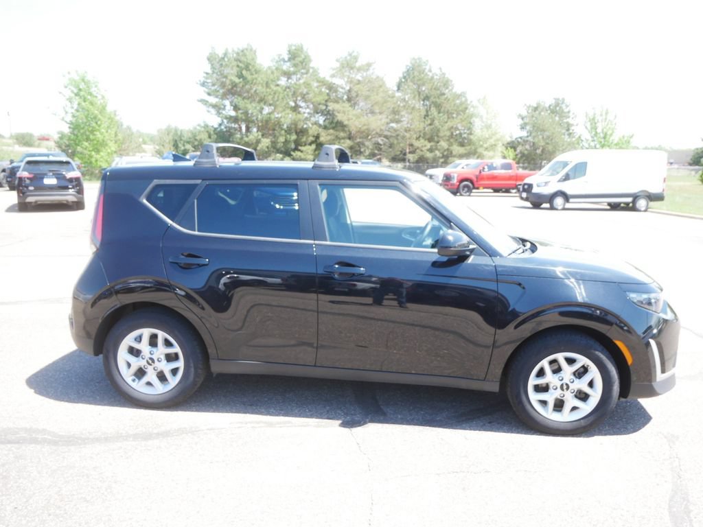 Used 2023 Kia Soul S FWD image 5