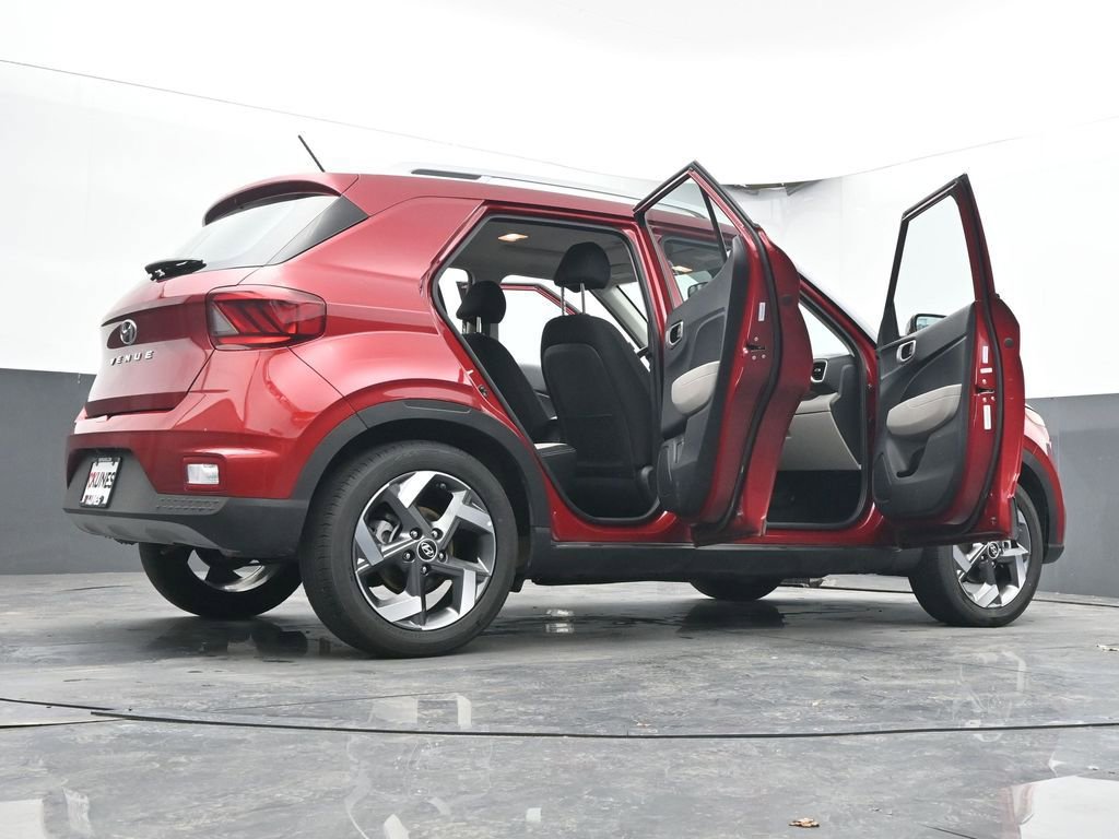Used 2025 Hyundai Venue SEL image 91