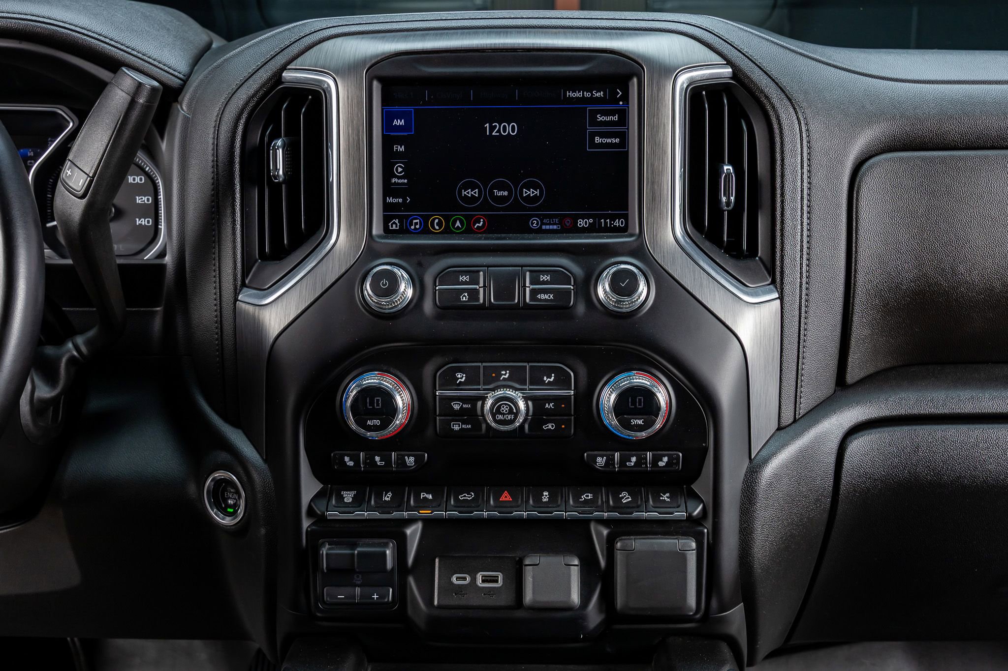 Used 2023 GMC Sierra 2500 Denali w/ Denali Black Diamond Edition AWD/4WD image 22