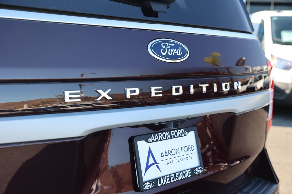 Used 2024 Ford Expedition XLT RWD image 17