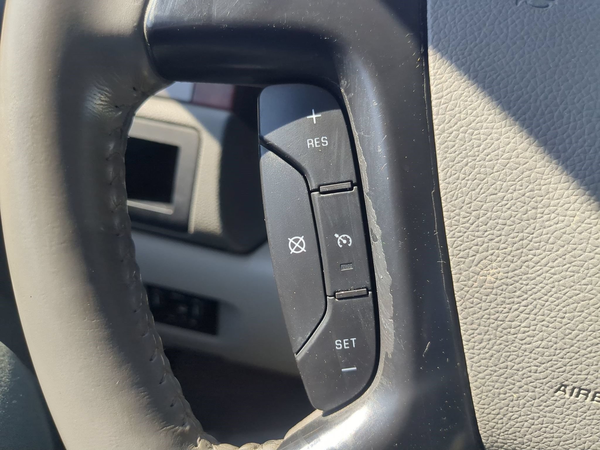 Used 2008 Chevrolet Silverado 3500 LTZ w/ EZ-Lift Tailgate Package RWD image 17