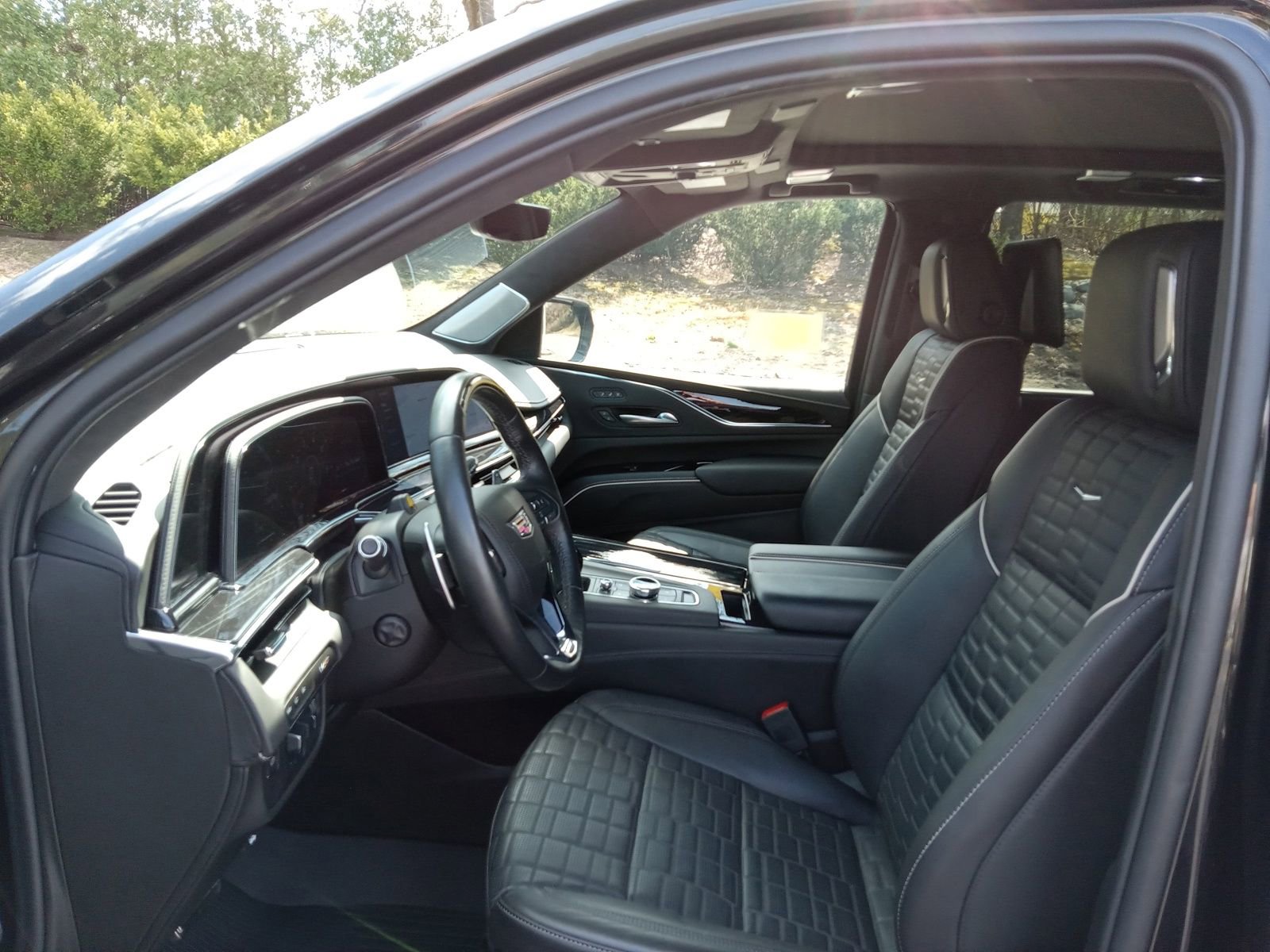 Used 2024 Cadillac Escalade V w/ Heavy-Duty Trailer Package image 12