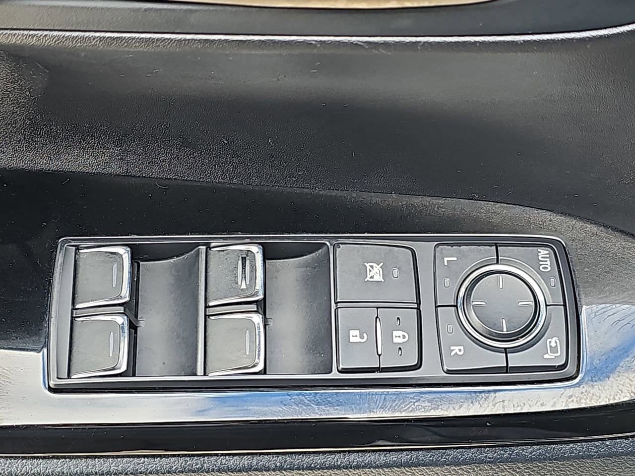 Used 2016 Lexus LX 570 4WD w/ Luxury Package image 33