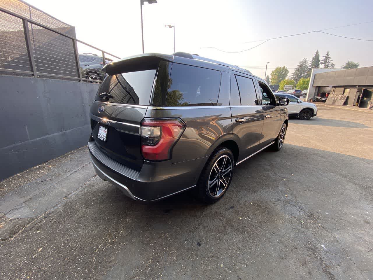 Used 2020 Ford Expedition Limited w/ Special Edition Package AWD/4WD image 6