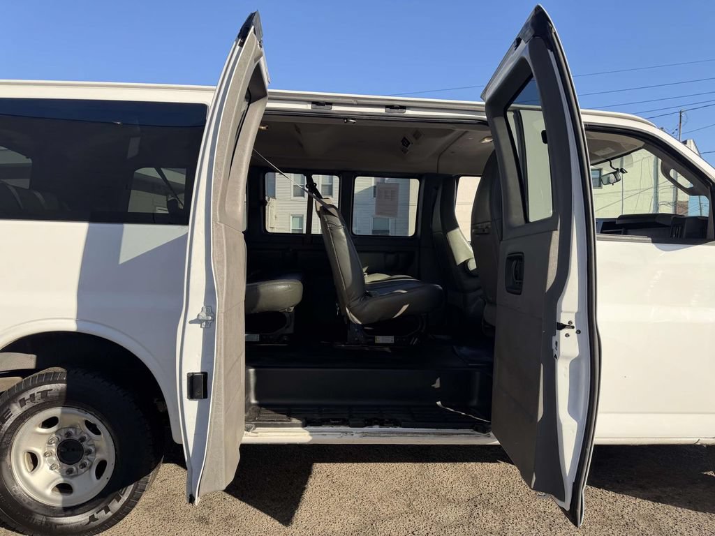 Used 2022 Chevrolet Express 2500 LS RWD image 15