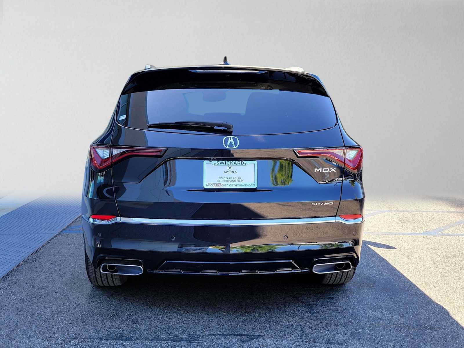 Certified 2025 Acura MDX SH-AWD w/ Advance Package image 4