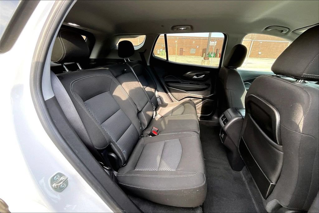 Used 2024 GMC Terrain SLE w/ Elevation Edition FWD image 25