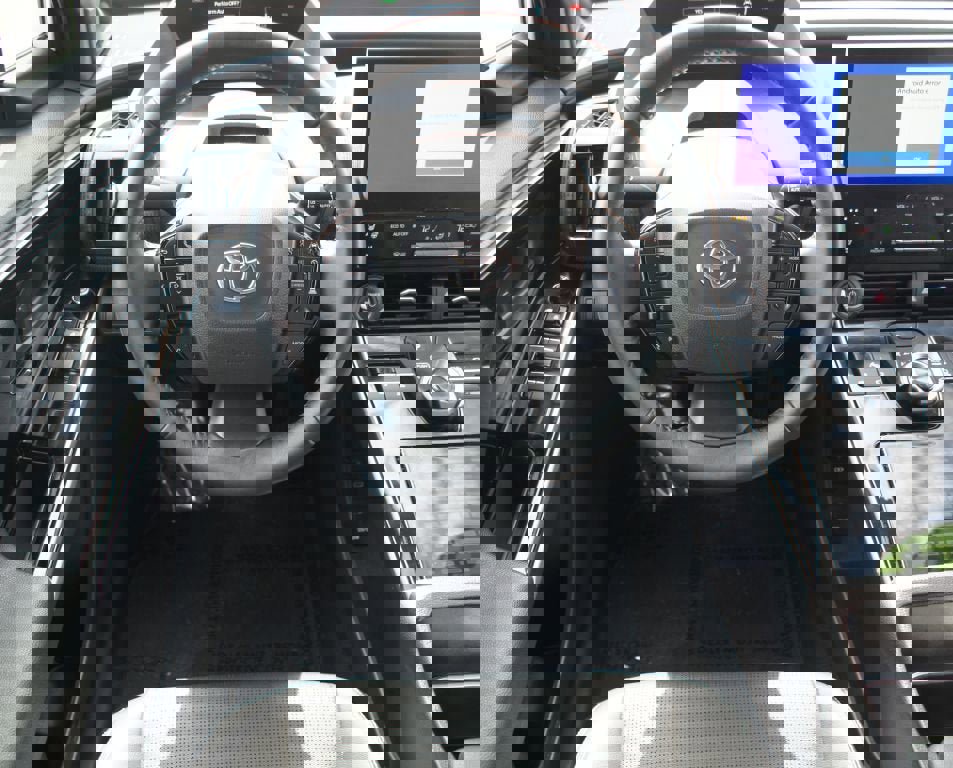 Used 2024 Toyota bZ4X Limited image 5