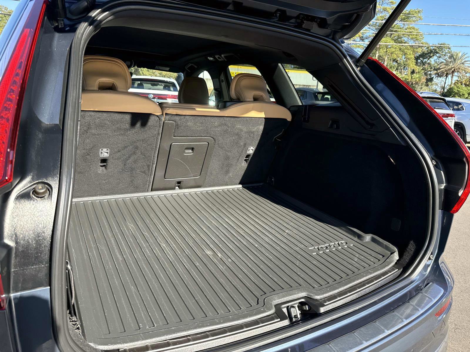 Used 2022 Volvo XC60 B5 Inscription w/ Advanced Package image 15