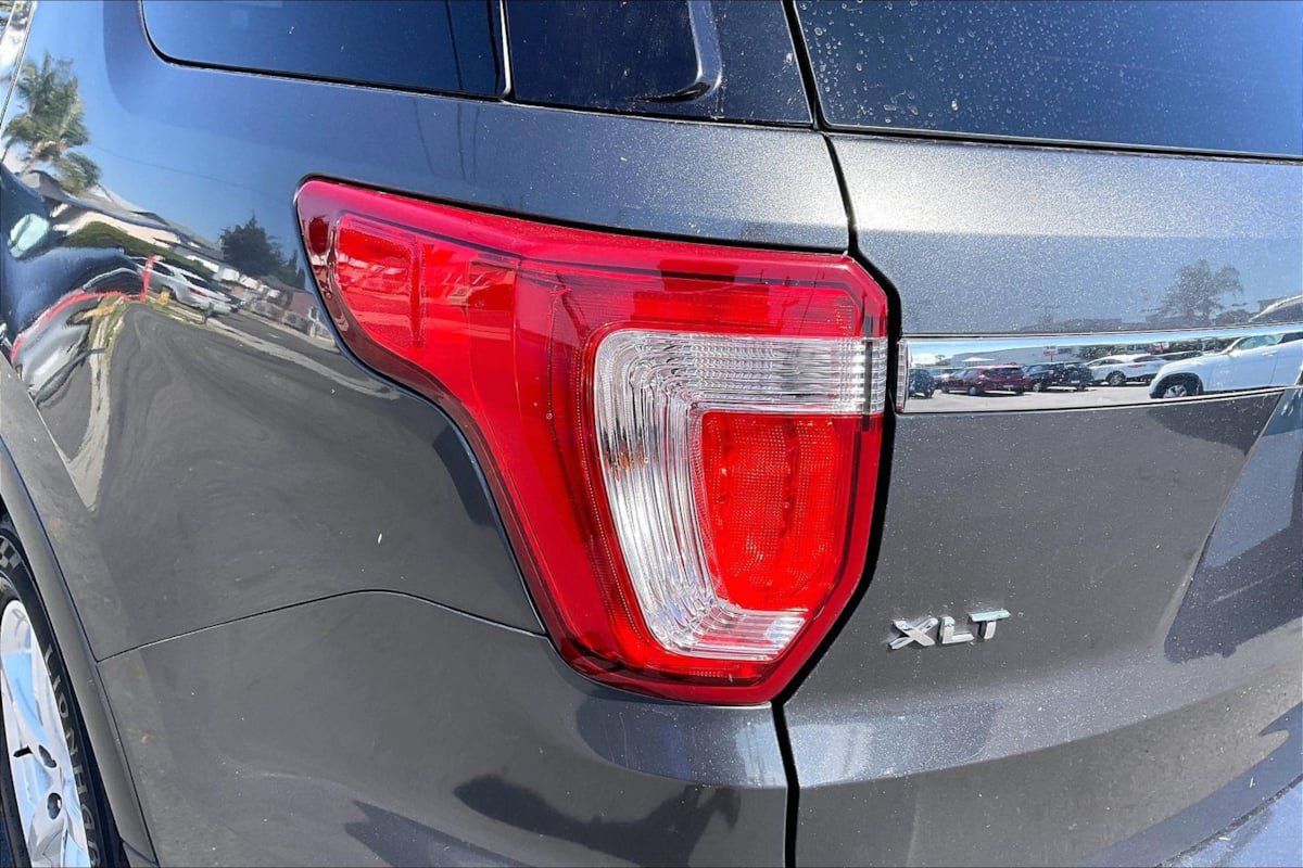 Used 2016 Ford Explorer XLT FWD image 31