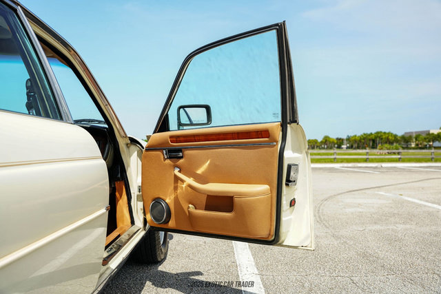 Used 1987 Jaguar XJ6 RWD image 26
