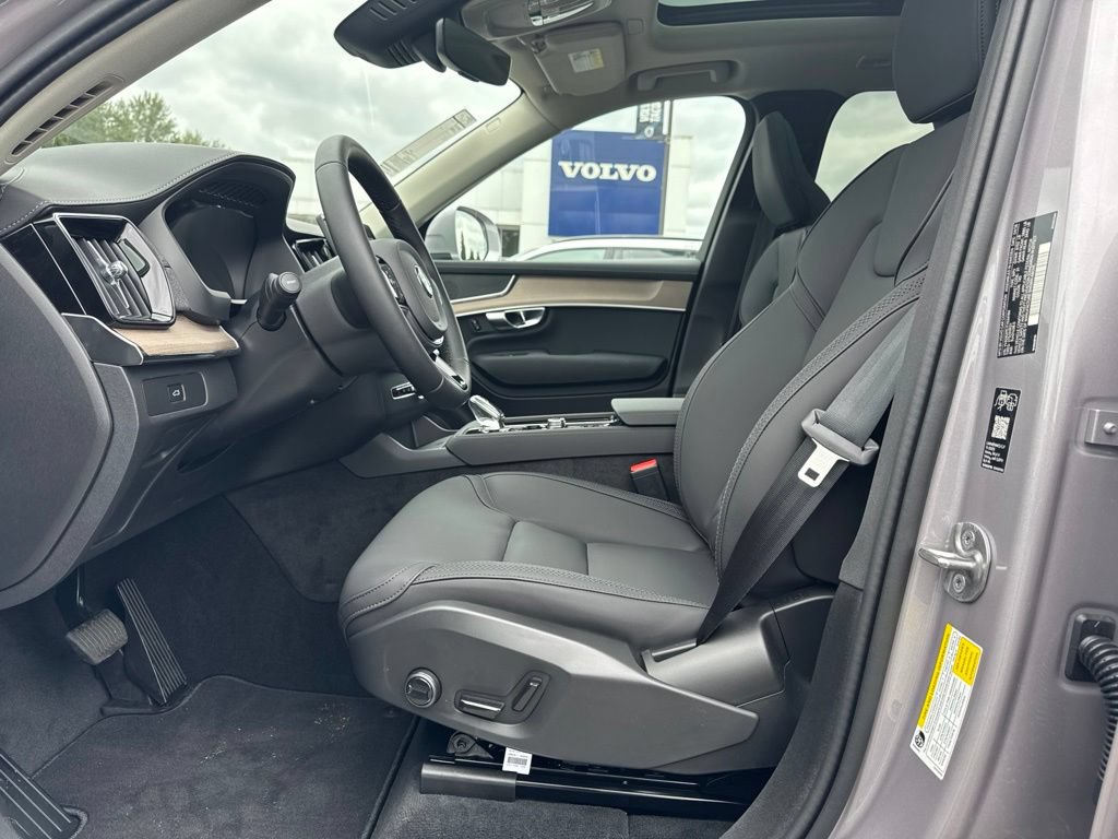 New 2026 Volvo XC90 B6 Plus w/ Protection Package AWD/4WD image 4