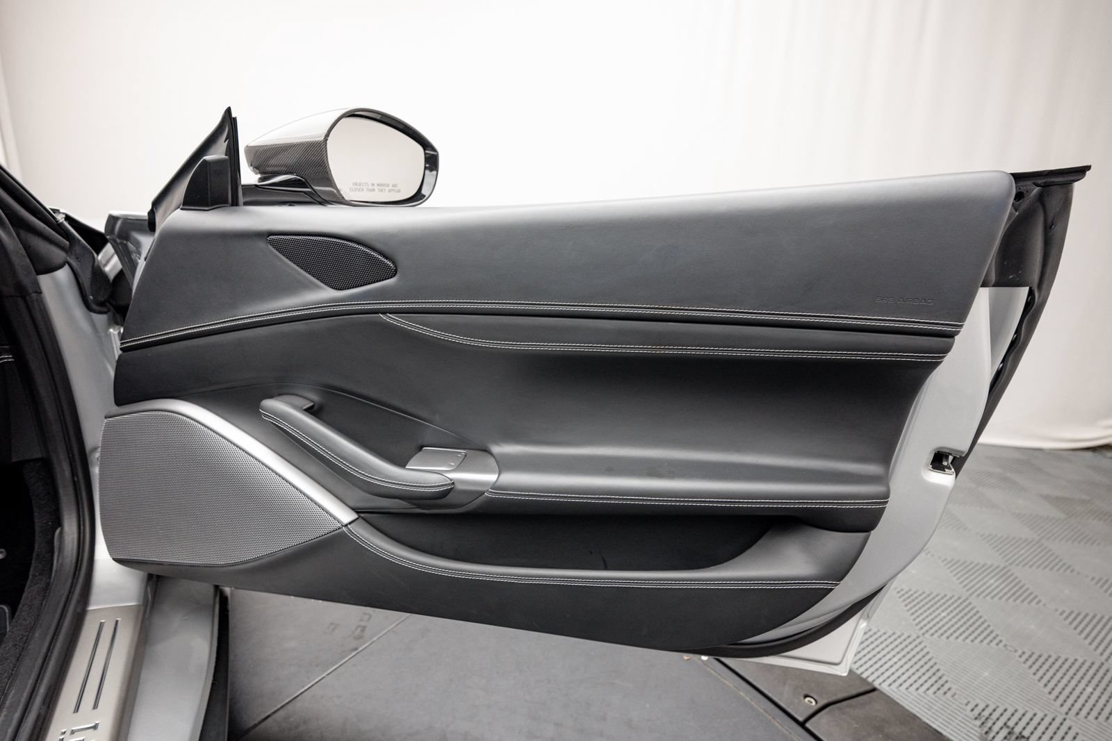 Used 2019 Ferrari Portofino RWD image 48