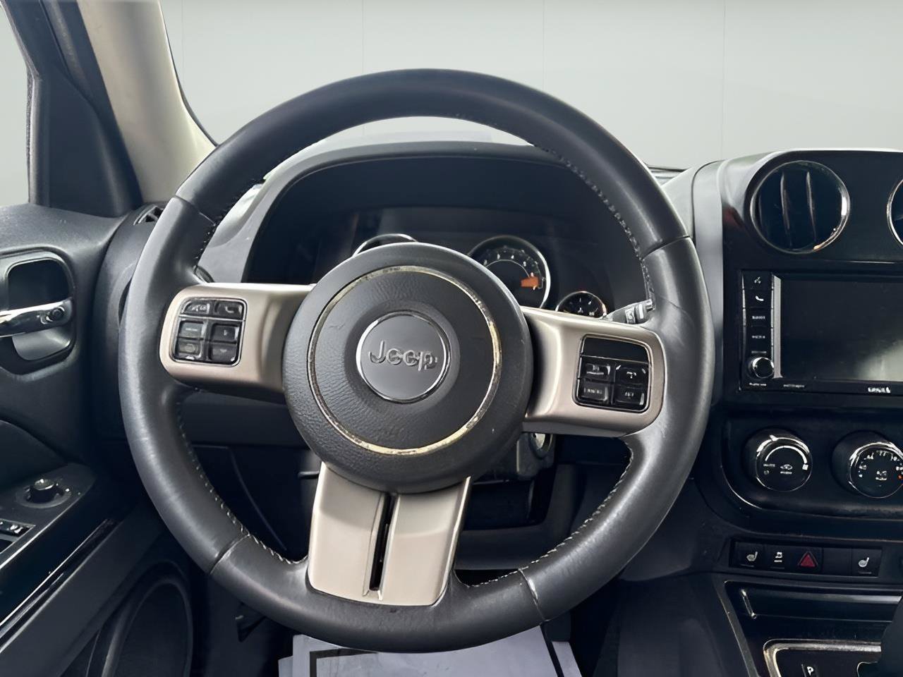 Used 2014 Jeep Patriot Limited AWD/4WD image 24