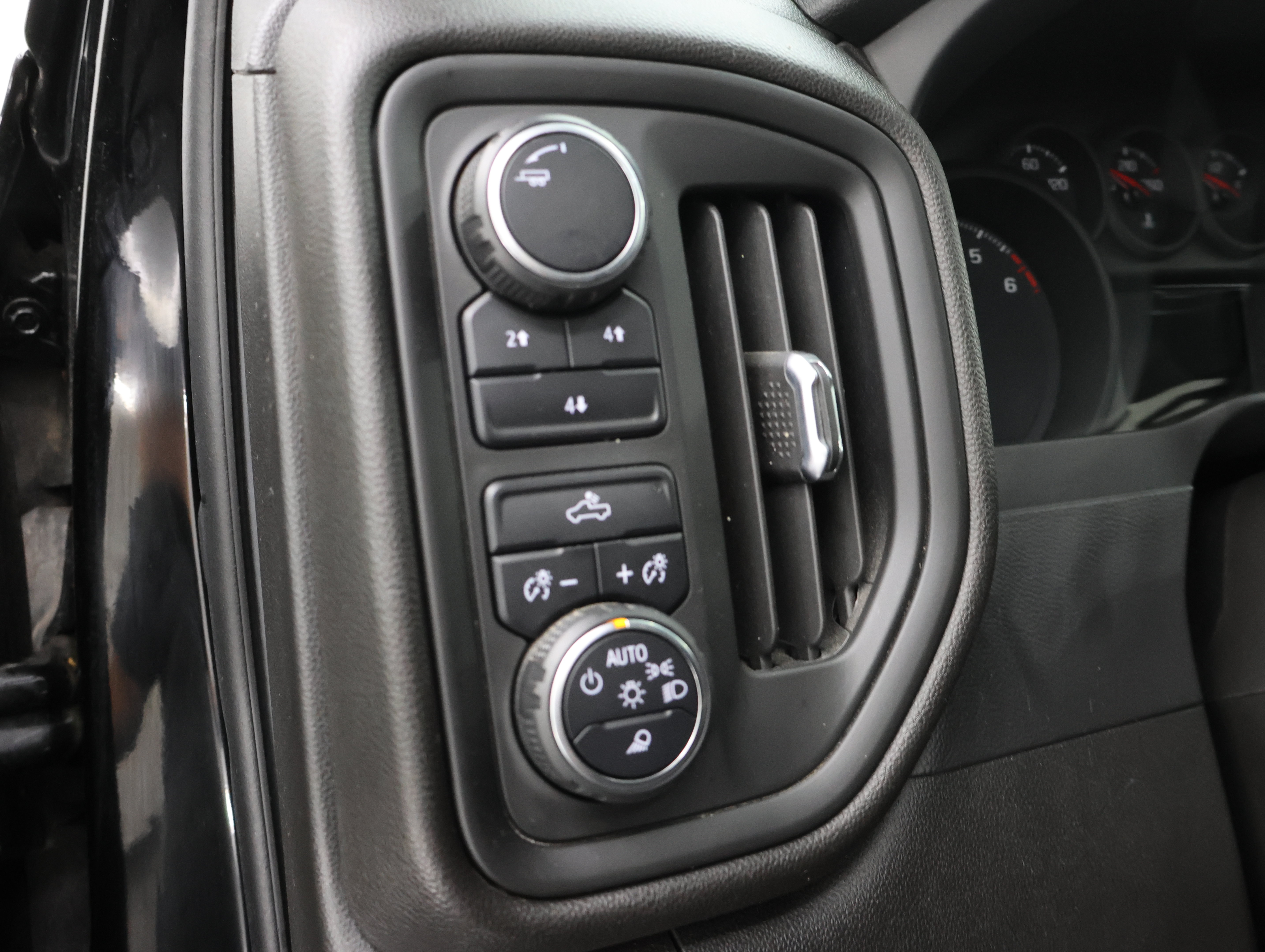Used 2021 Chevrolet Silverado 2500 Custom w/ Custom Value Package AWD/4WD image 37