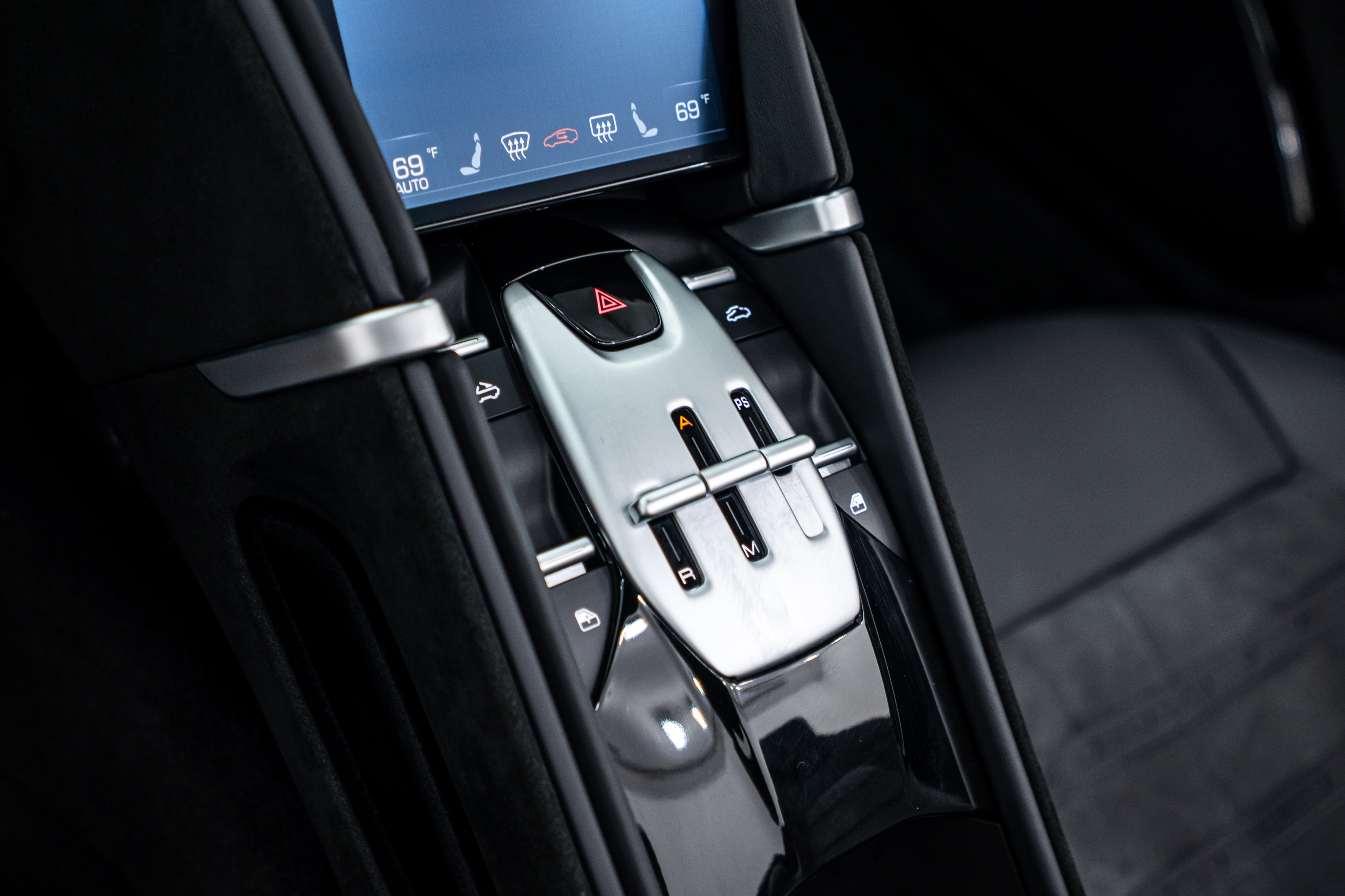 Used 2025 Ferrari Roma Spider image 24