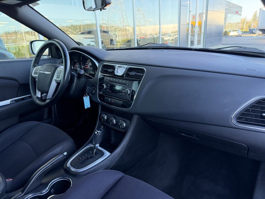Used 2013 Chrysler 200 Touring image 29