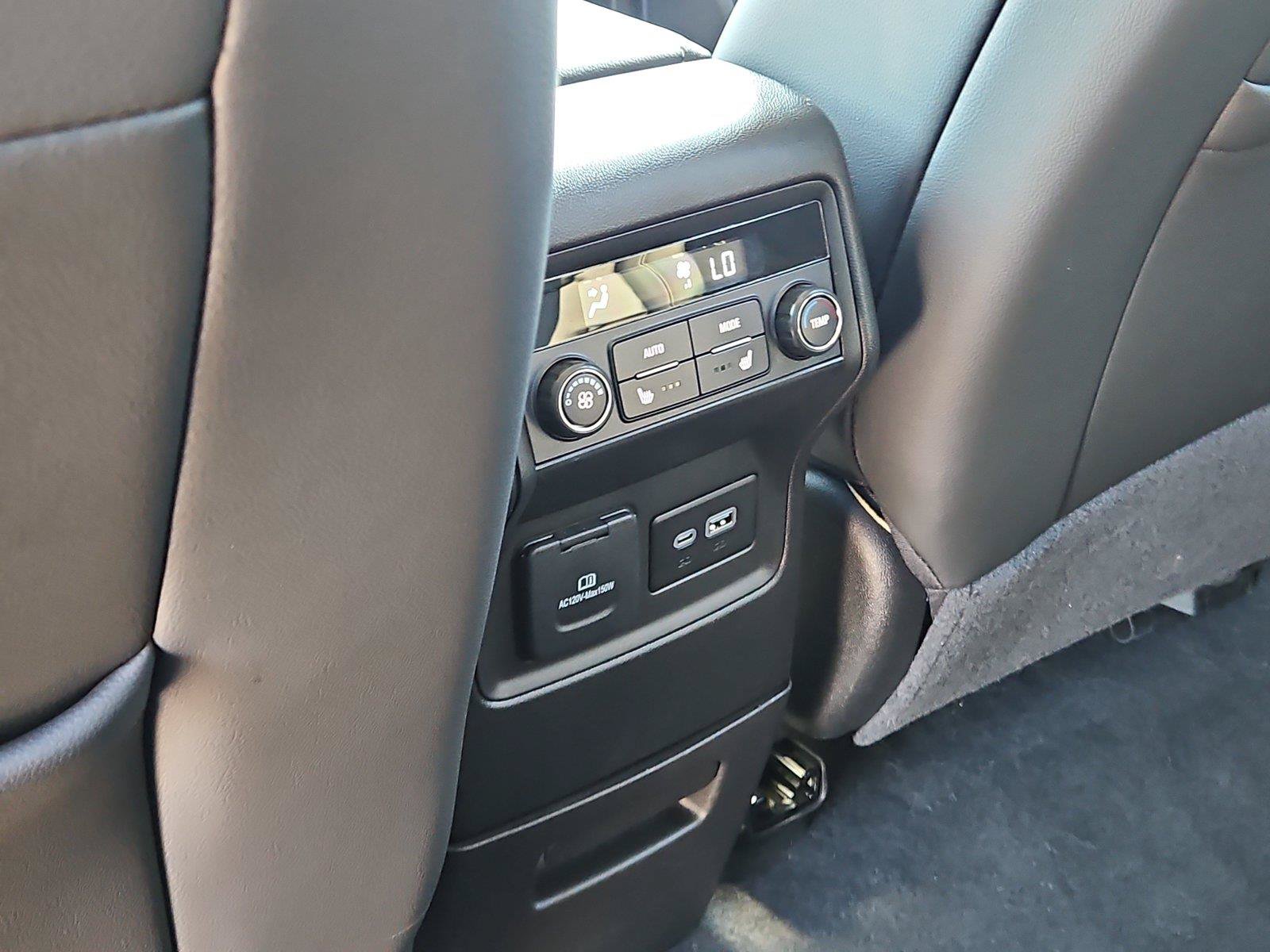 Used 2023 GMC Acadia SLT w/ Preferred Package AWD/4WD image 13