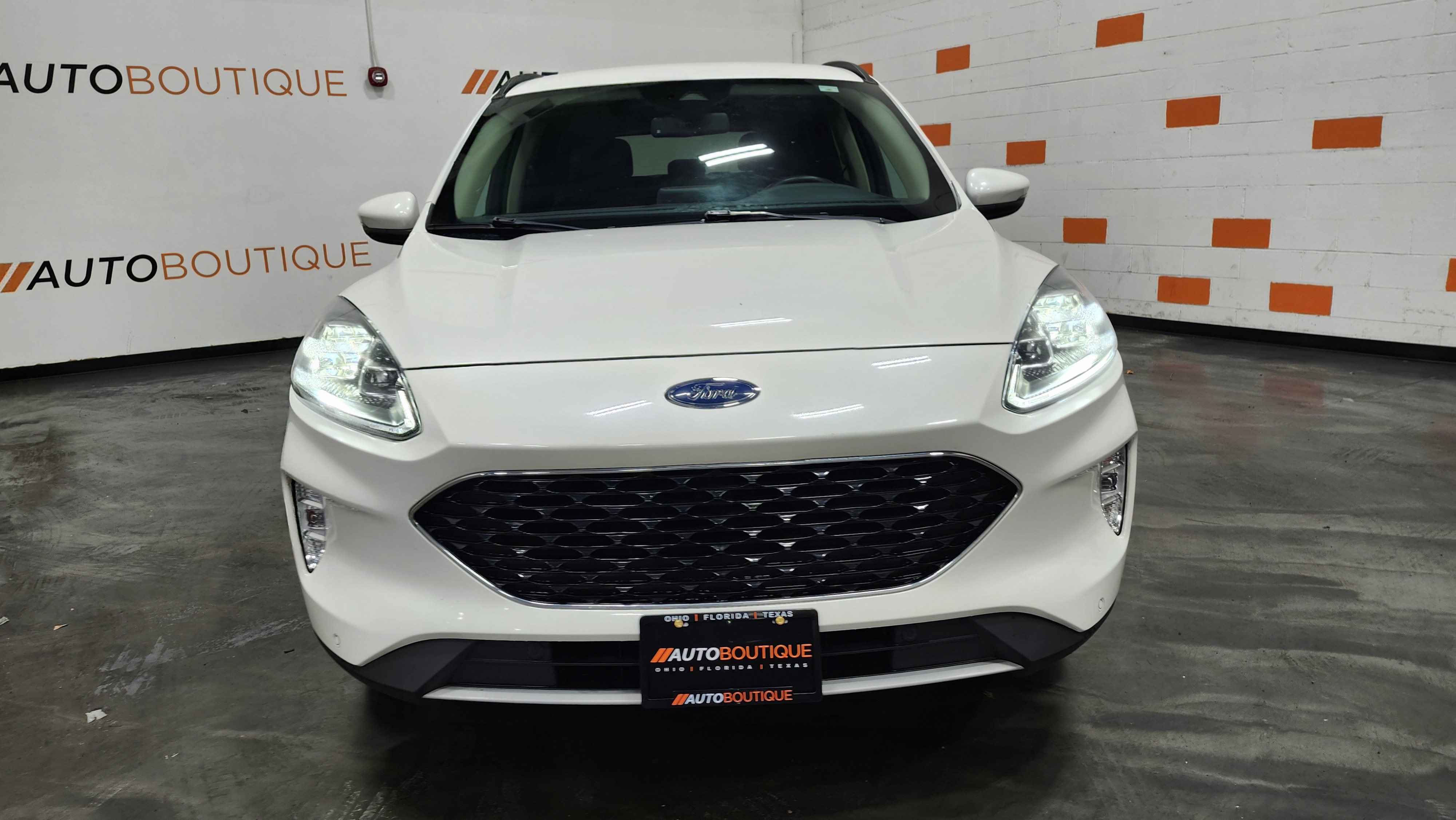 Used 2020 Ford Escape Titanium image 12