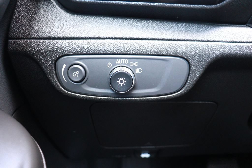 Used 2023 Chevrolet Bolt EUV LT w/ Convenience Package FWD image 25