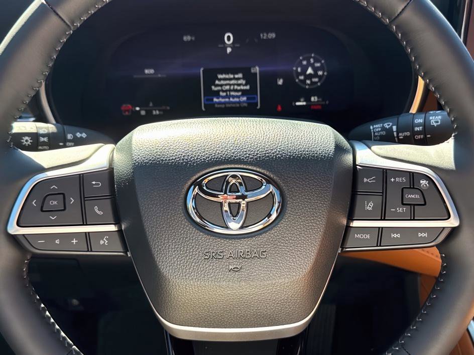 New 2026 Toyota Highlander Platinum image 15