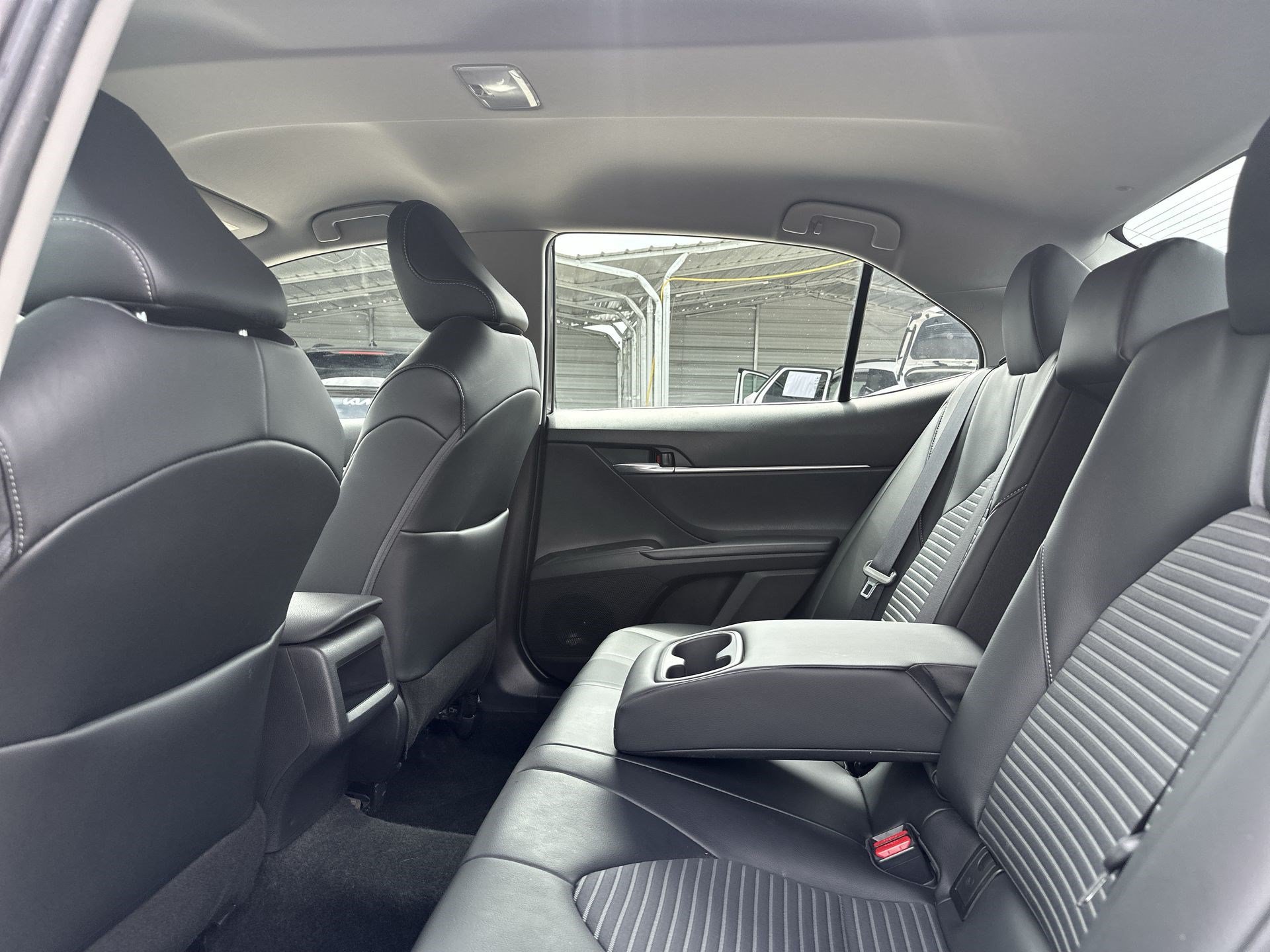 Used 2022 Toyota Camry SE FWD image 22