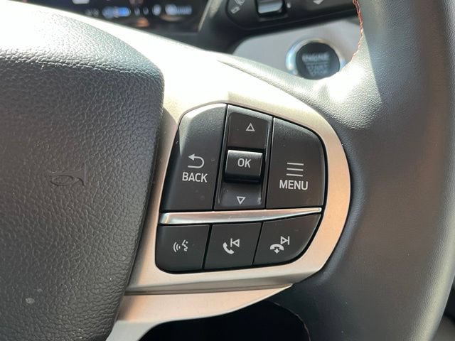 Used 2025 Ford Explorer Active w/ Active Comfort Package RWD image 17