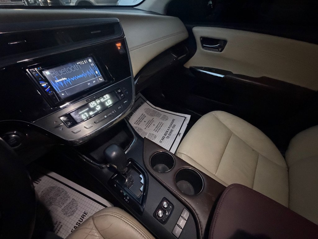Used 2015 Toyota Avalon XLE FWD image 12