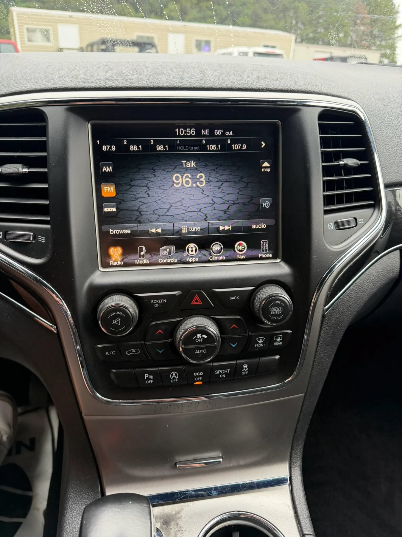 Used 2017 Jeep Grand Cherokee Trailhawk AWD/4WD image 14