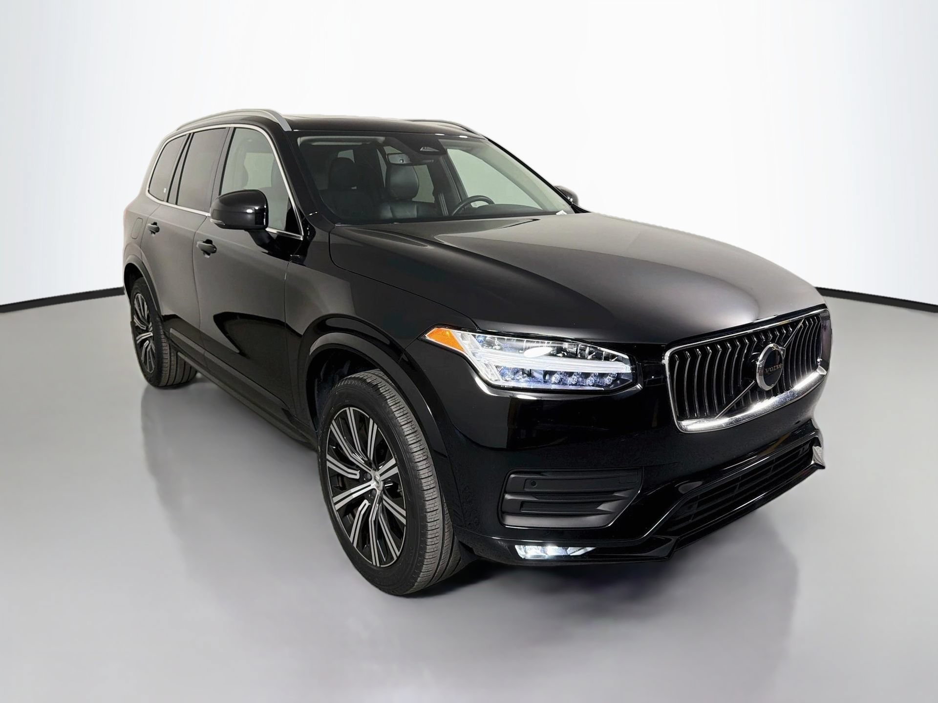 Certified 2023 Volvo XC90 B5 Core w/ Protection Package Premier AWD/4WD image 3