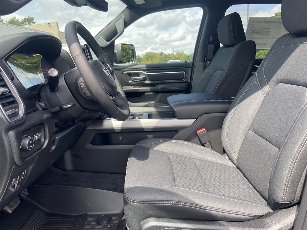 New 2026 RAM 1500 4x4 Crew Cab image 14