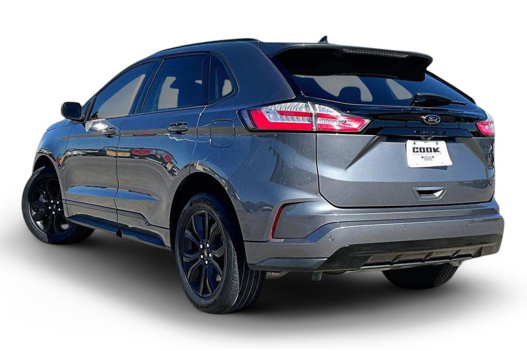 Used 2022 Ford Edge SE w/ Black Appearance Package image 2