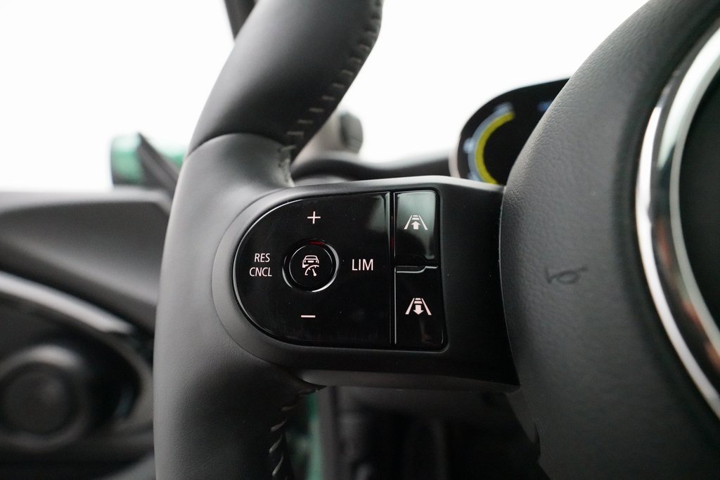 Used 2024 MINI Cooper SE image 16