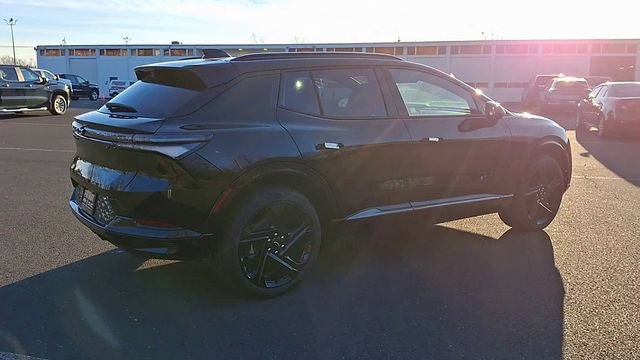 New 2025 Chevrolet Equinox EV RS w/ Active Safety Package 3 AWD/4WD image 8