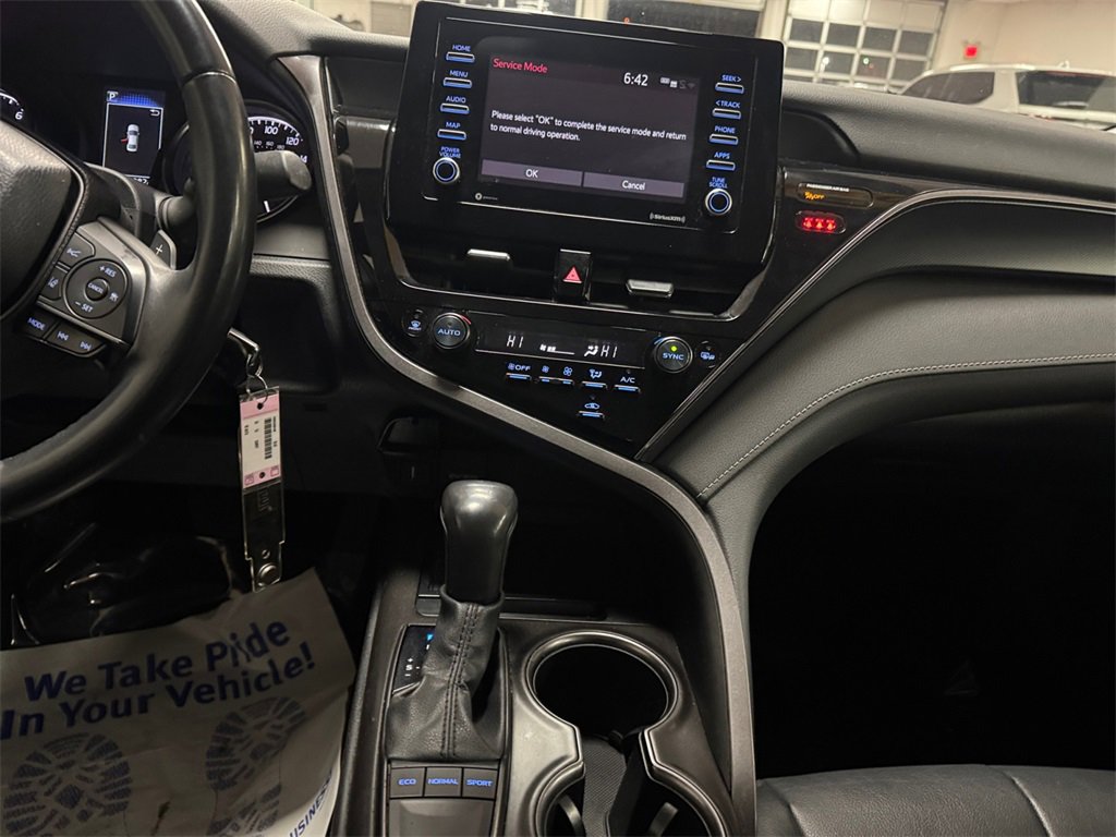 Used 2024 Toyota Camry SE image 11