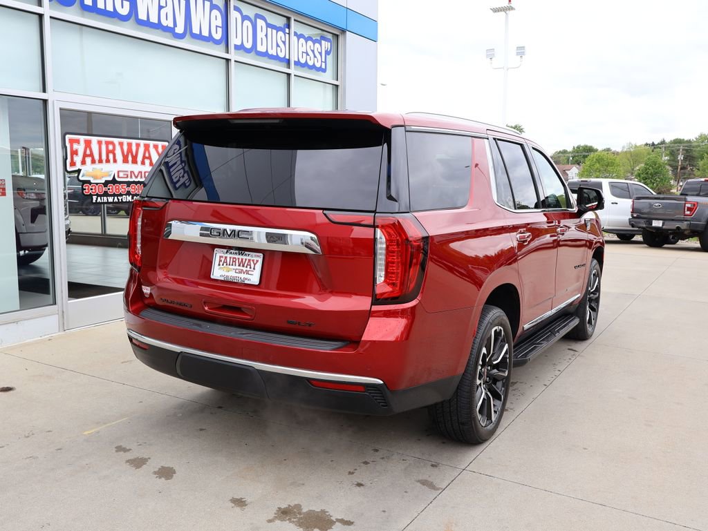 Used 2023 GMC Yukon SLT w/ SLT Premium Package AWD/4WD image 3