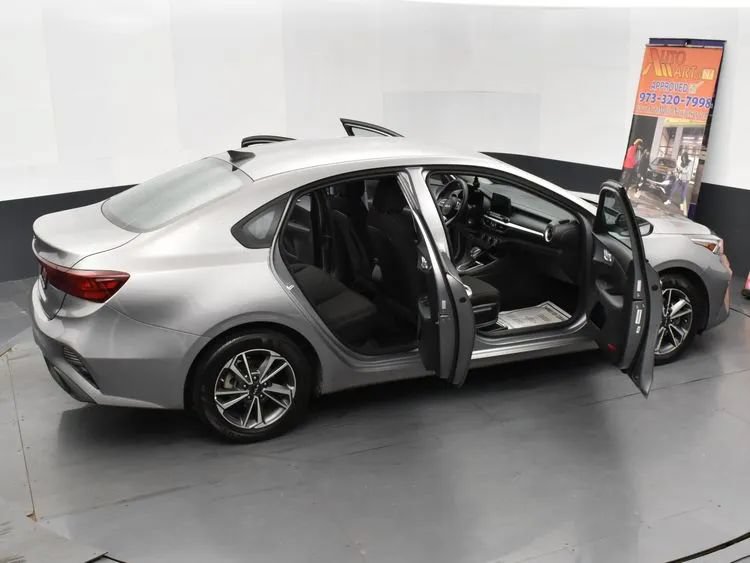 Used 2023 Kia Forte LXS FWD image 6