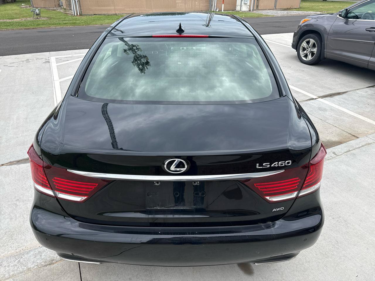 Used 2013 Lexus LS 460 AWD w/ Comfort Pkg image 11
